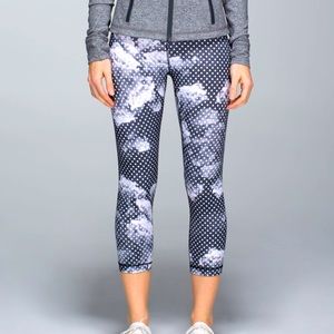 lululemon 🍋 Wunder Under Crop *Full-On Luon / Size 8 / Black White Pattern